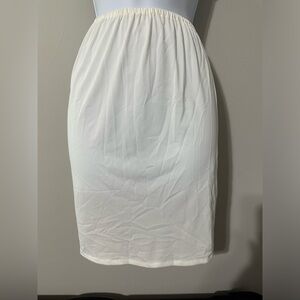 Muveil Ivory Knee Length Slip‎ Skirt NWOT Women’s Size 38 (8)